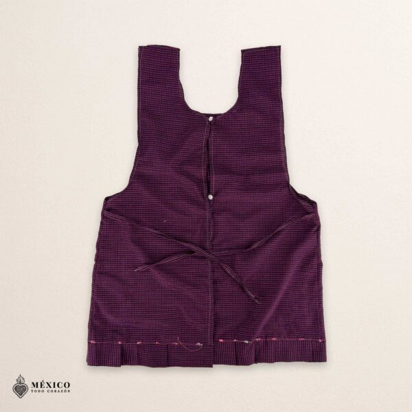 Mexican embroidered apron made of essential cotton, handmade kitchen apron featuring traditional floral embroidery inspired by Mexican craftsmanship