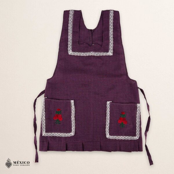 Mexican embroidered apron made of essential cotton, handmade kitchen apron featuring traditional floral embroidery inspired by Mexican craftsmanship