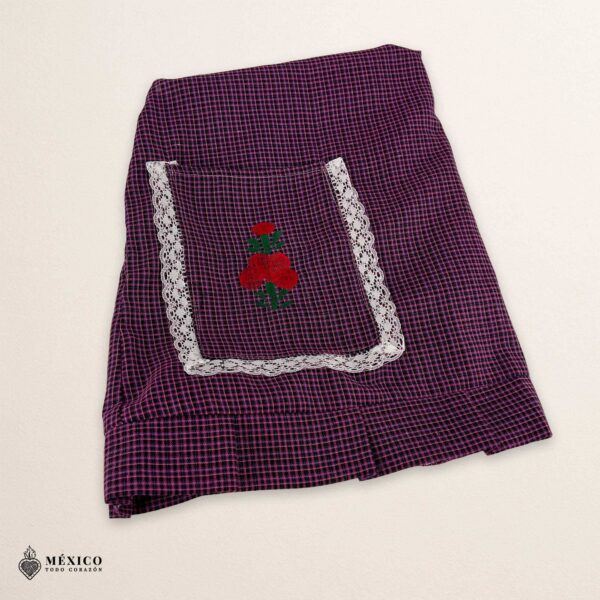 Mexican embroidered apron made of essential cotton, handmade kitchen apron featuring traditional floral embroidery inspired by Mexican craftsmanship