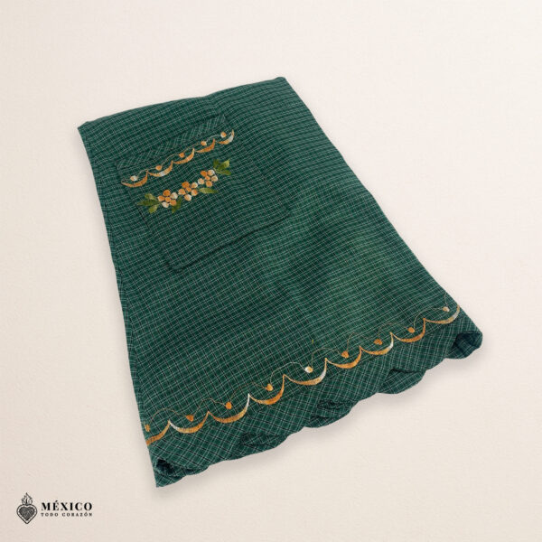 Green Mexican embroidered apron made of essential cotton, handmade kitchen apron with colorful floral design inspired by traditional Mexican embroidery