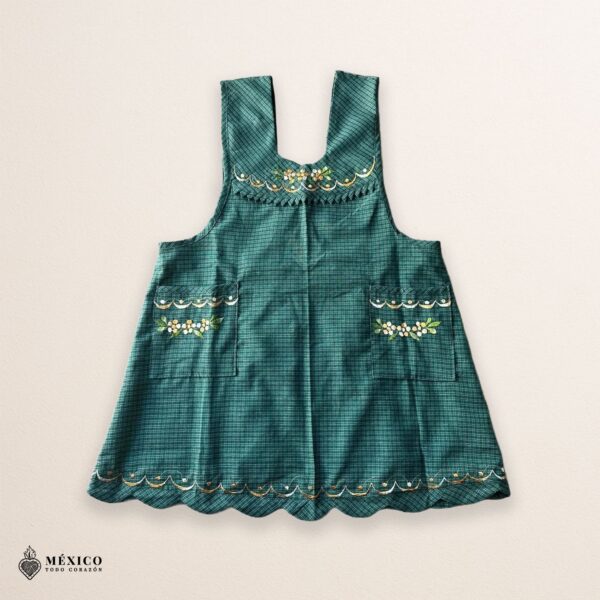 Green Mexican embroidered apron made of essential cotton, handmade kitchen apron with colorful floral design inspired by traditional Mexican embroidery