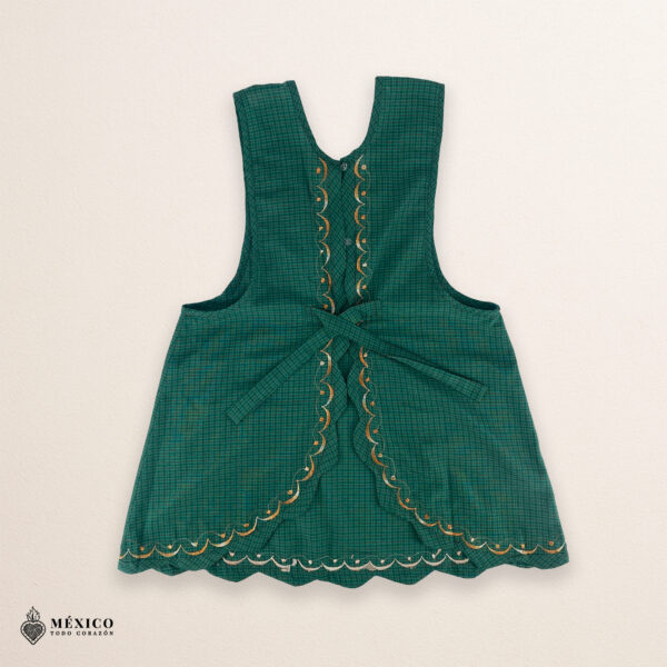 Green Mexican embroidered apron made of essential cotton, handmade kitchen apron with colorful floral design inspired by traditional Mexican embroidery