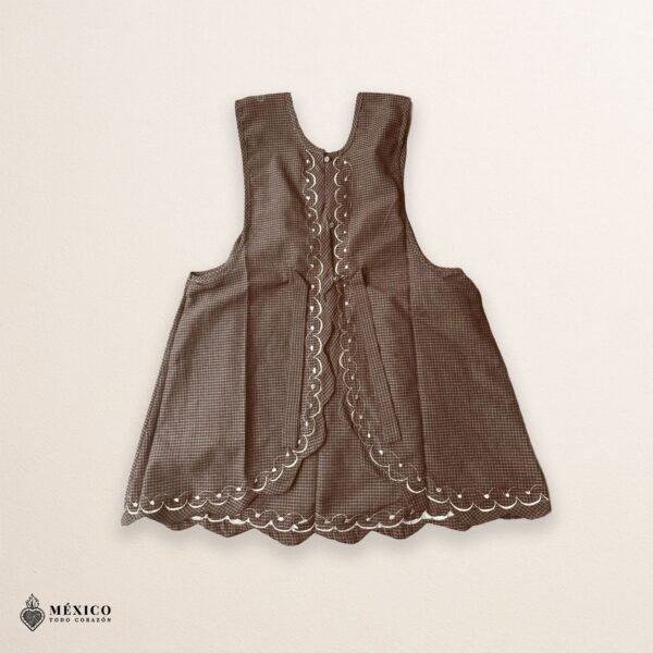 Brown Mexican embroidered apron made of essential cotton, handmade kitchen apron with traditional floral embroidery inspired by authentic Mexican designs