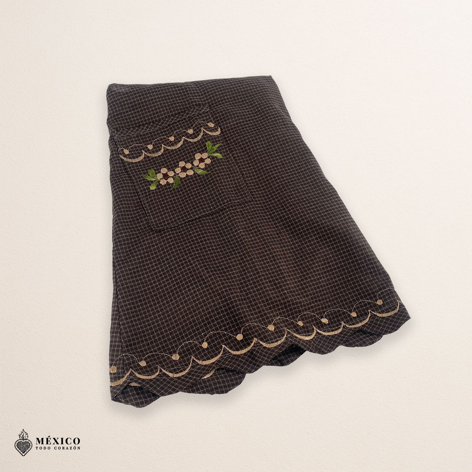 Brown Mexican embroidered apron made of essential cotton, handmade kitchen apron with traditional floral embroidery inspired by authentic Mexican designs
