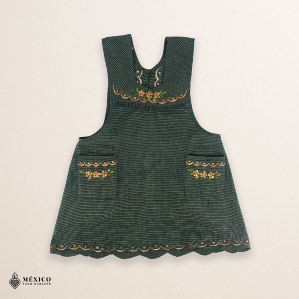 Green Mexican embroidered apron made of essential cotton, handmade kitchen apron with colorful floral design inspired by traditional Mexican embroidery