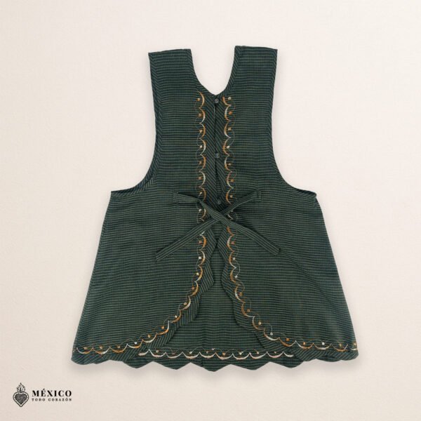 Green Mexican embroidered apron made of essential cotton, handmade kitchen apron with colorful floral design inspired by traditional Mexican embroidery
