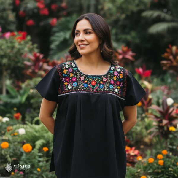 Mexican Embroidered Blouse – Handmade Otomi Floral & Animals Design